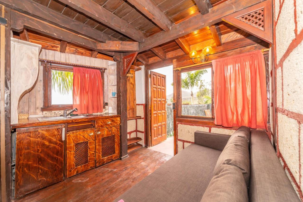 Casa Giuliana Bed & Breakfast Charco del Pino Exterior photo