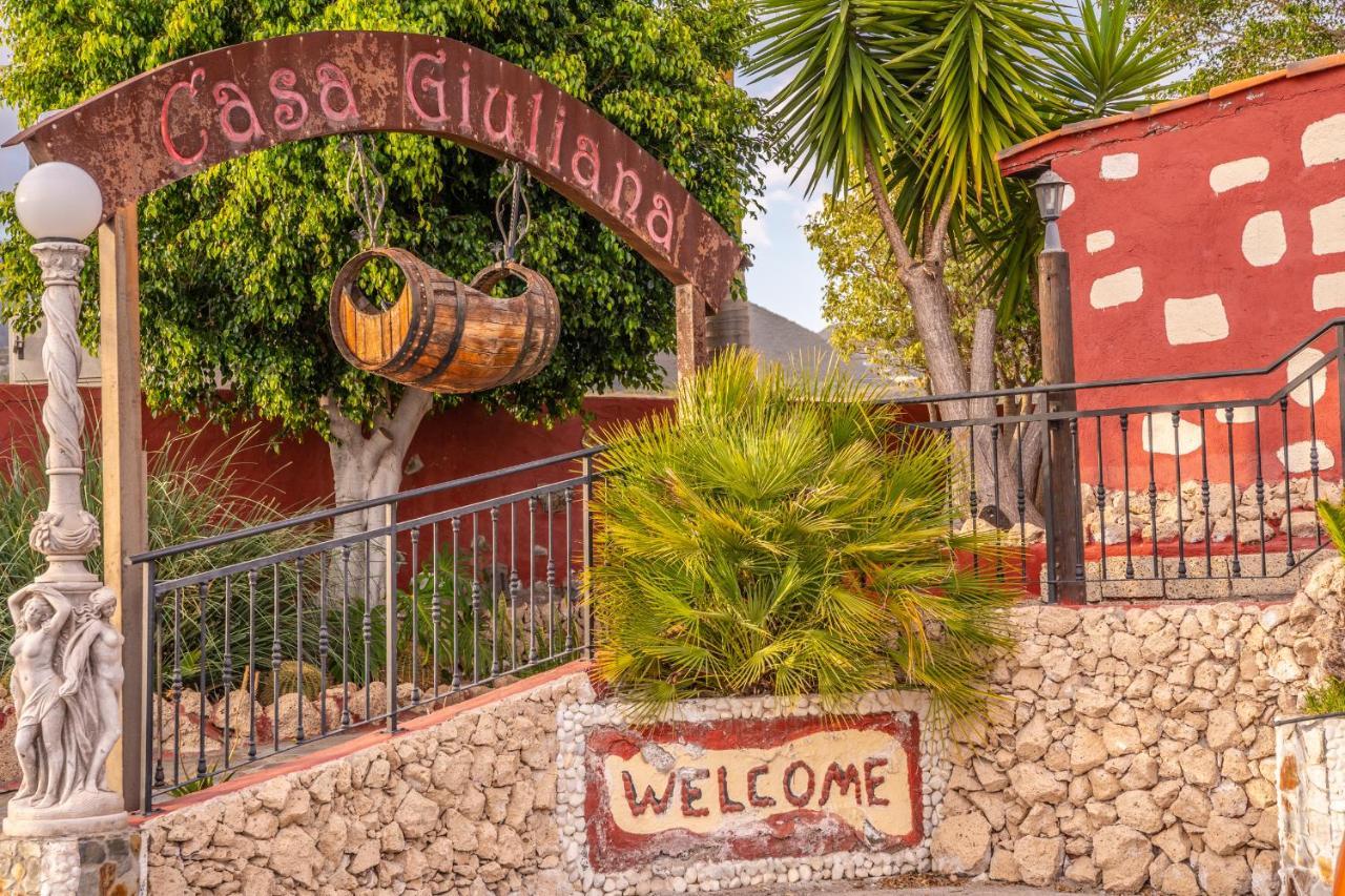 Casa Giuliana Bed & Breakfast Charco del Pino Exterior photo