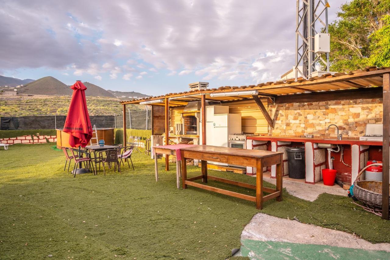 Casa Giuliana Bed & Breakfast Charco del Pino Exterior photo